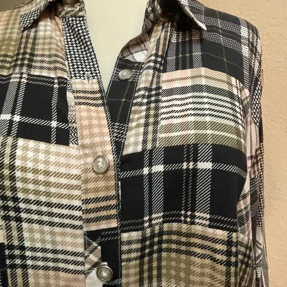 Cato cozy patchwork plaid, tiered midi dress. Collard, long sleeves, & pockets. - Picture 3 of 4